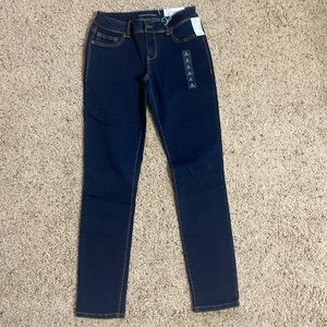 New with tags, Maurices skinny jeans